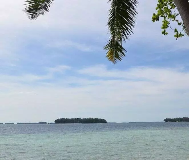 Hotelli Pulau Pelangi Resort