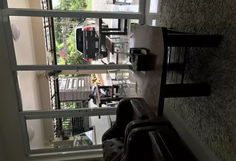 ホテル Thathong House