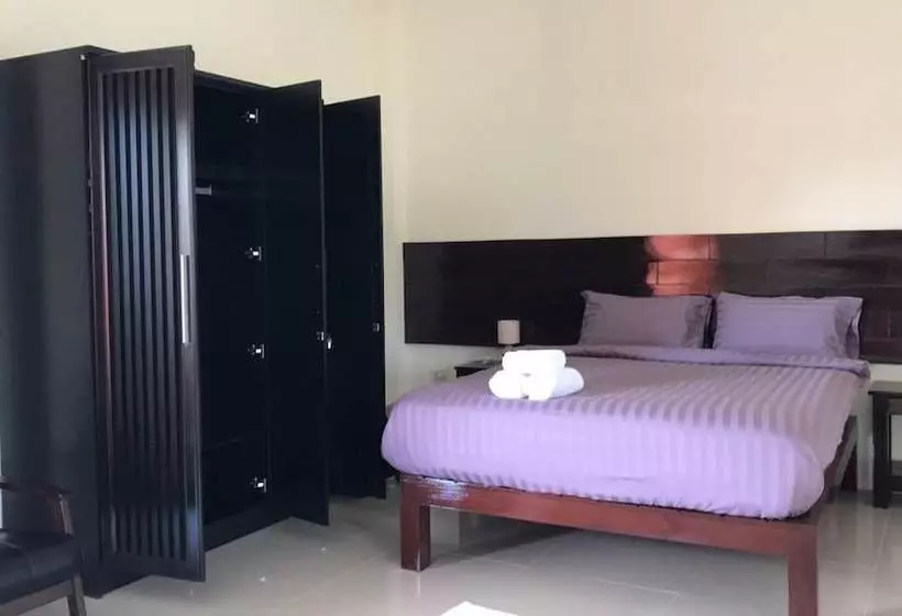 ホテル Thathong House