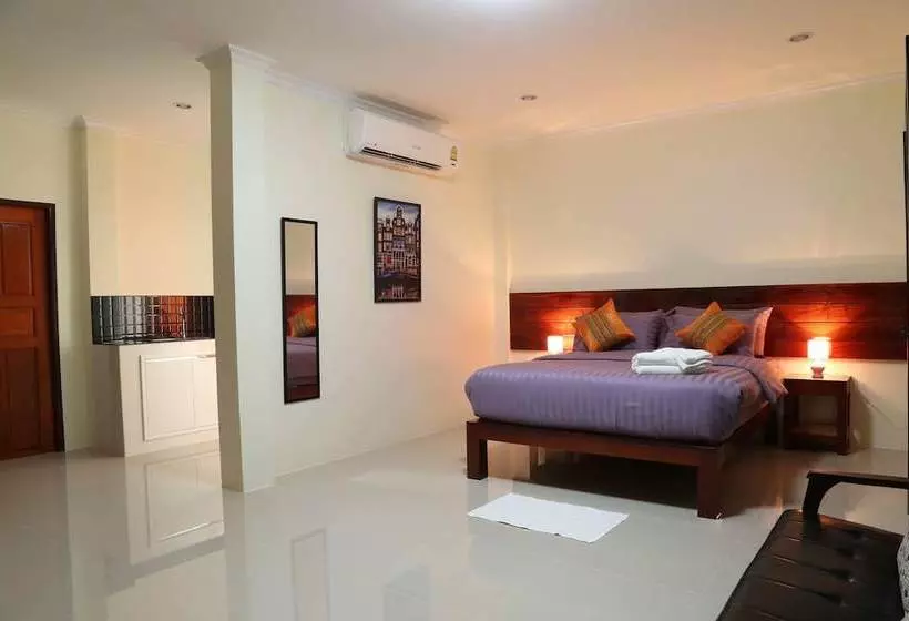 ホテル Thathong House