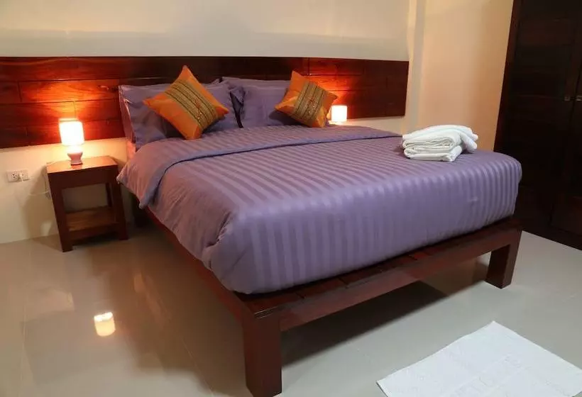 ホテル Thathong House