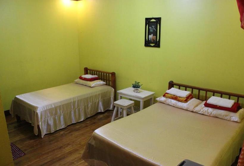 ホテル Villa Limpia Beach Resort