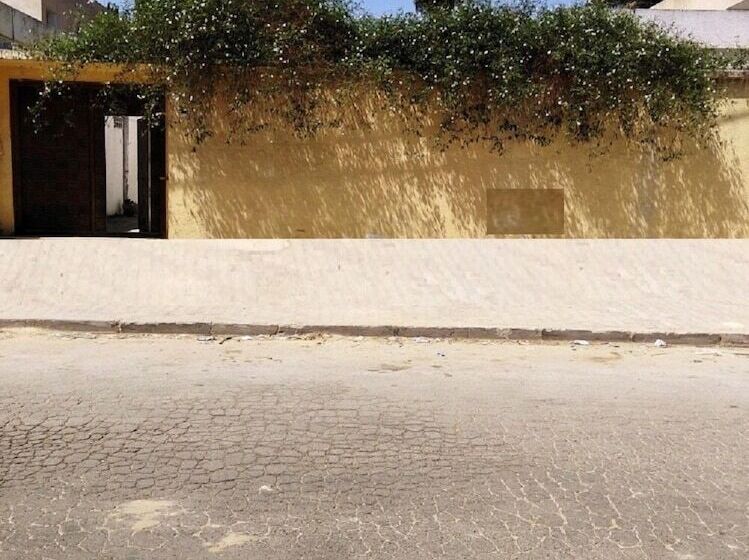 پانسیون Aliwali Room Near Airport Tunis Carthage