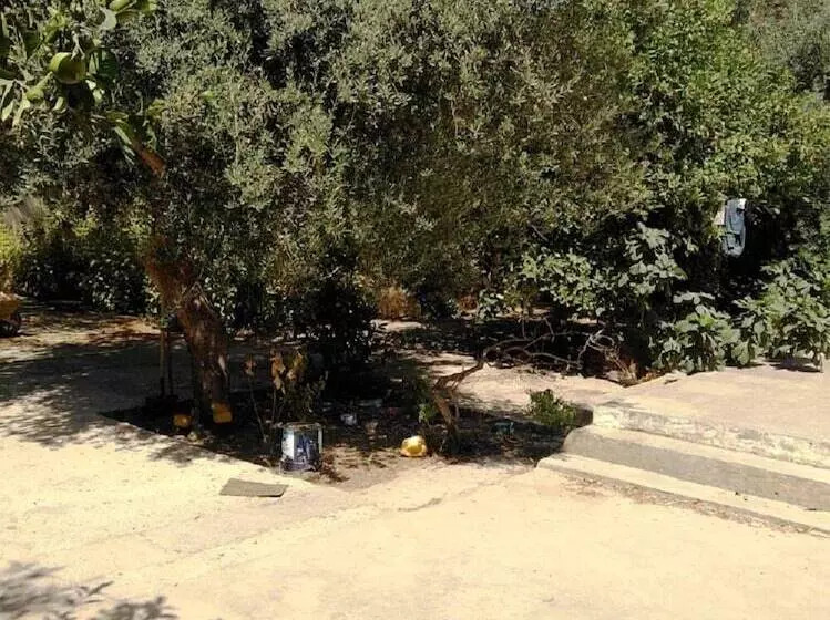 پانسیون Aliwali Room Near Airport Tunis Carthage