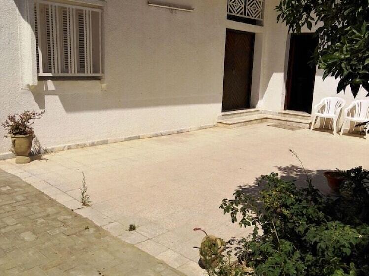 پانسیون Aliwali Room Near Airport Tunis Carthage