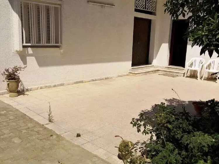 پانسیون Aliwali Room Near Airport Tunis Carthage
