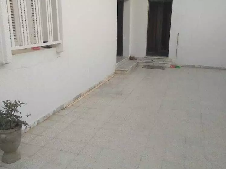 پانسیون Aliwali Room Near Airport Tunis Carthage