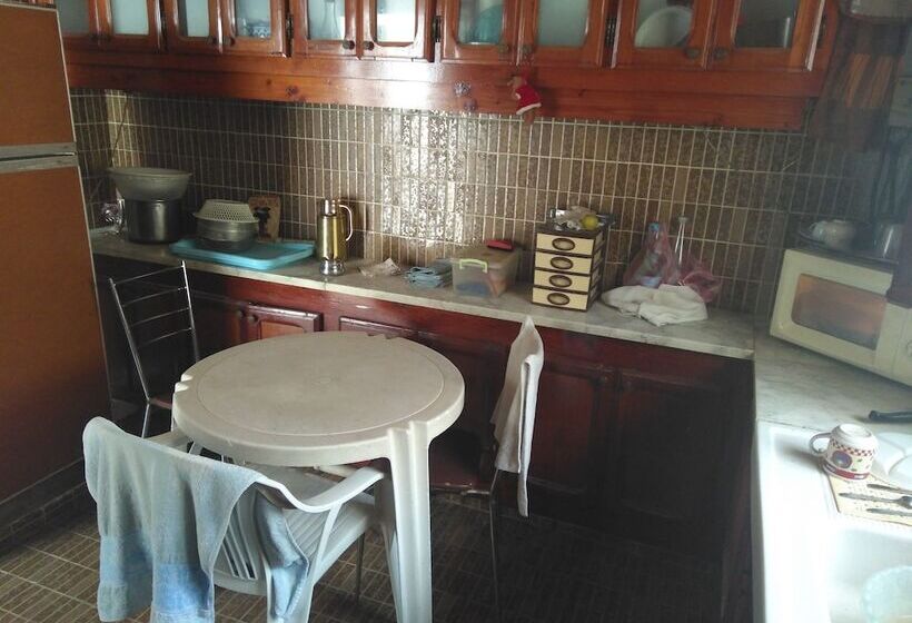 پانسیون Aliwali Room Near Airport Tunis Carthage