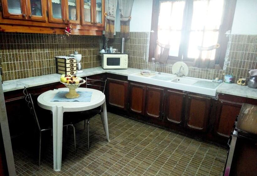 پانسیون Aliwali Room Near Airport Tunis Carthage