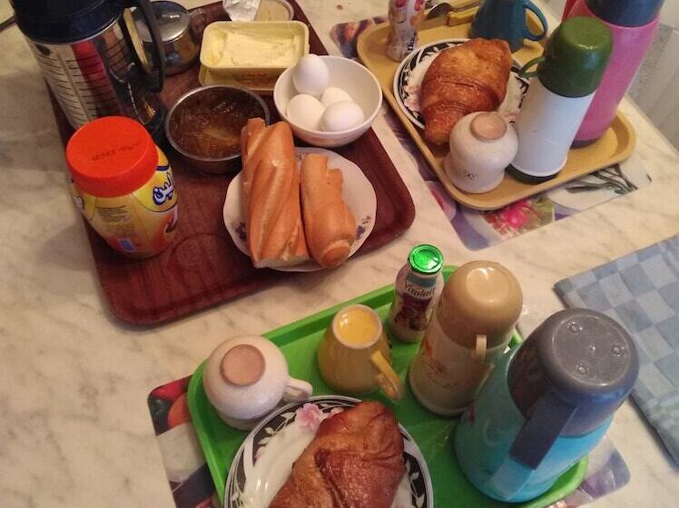 پانسیون Aliwali Room Near Airport Tunis Carthage