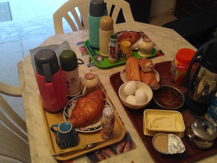 پانسیون Aliwali Room Near Airport Tunis Carthage