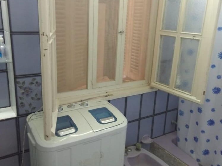 پانسیون Aliwali Room Near Airport Tunis Carthage