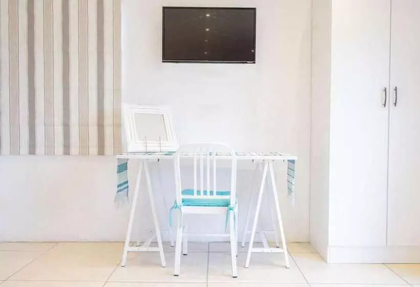 Majatalo Chilled Oaks