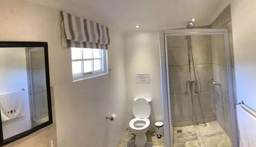 Majatalo Chilled Oaks