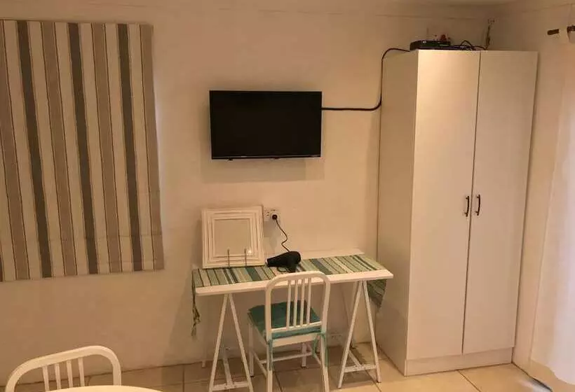 Majatalo Chilled Oaks