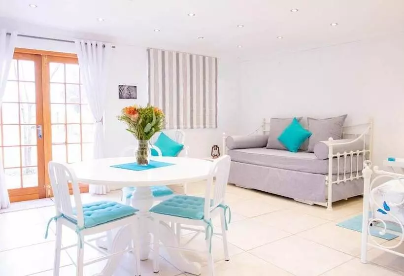 Majatalo Chilled Oaks