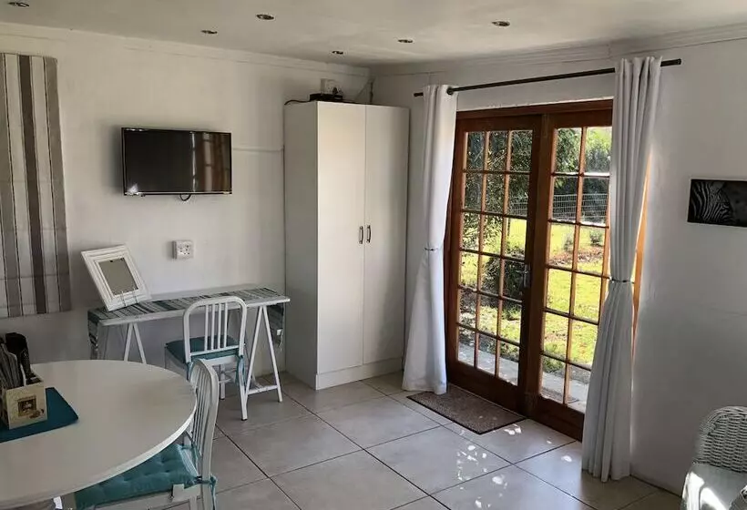 Majatalo Chilled Oaks