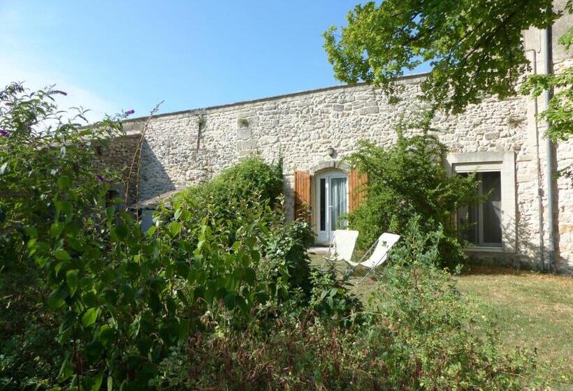 פנסיון Mas Du Crès