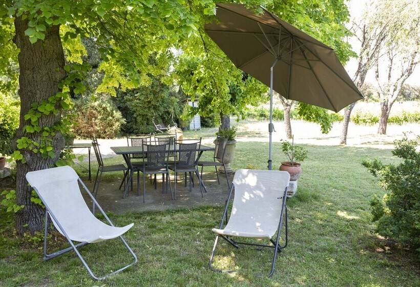 פנסיון Mas Du Crès