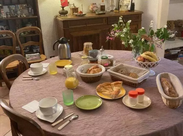 Majatalo Mas Du Crès