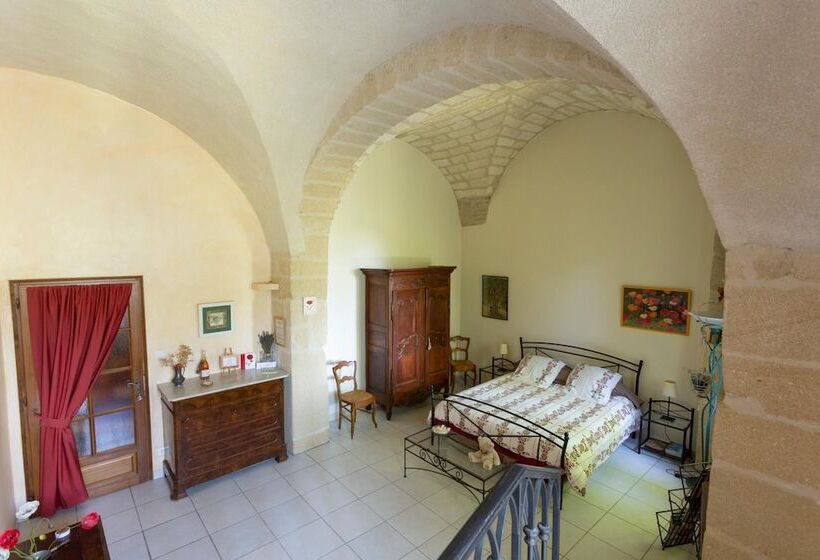 פנסיון Mas Du Crès