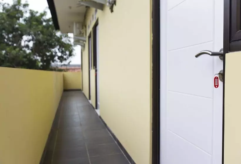 Majatalo Reddoorz @ Pekayon Bekasi