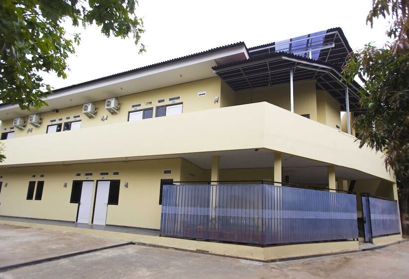 פנסיון Reddoorz @ Pekayon Bekasi