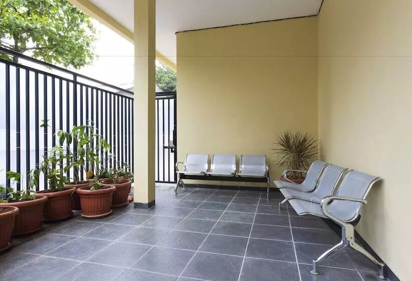 Majatalo Reddoorz @ Pekayon Bekasi