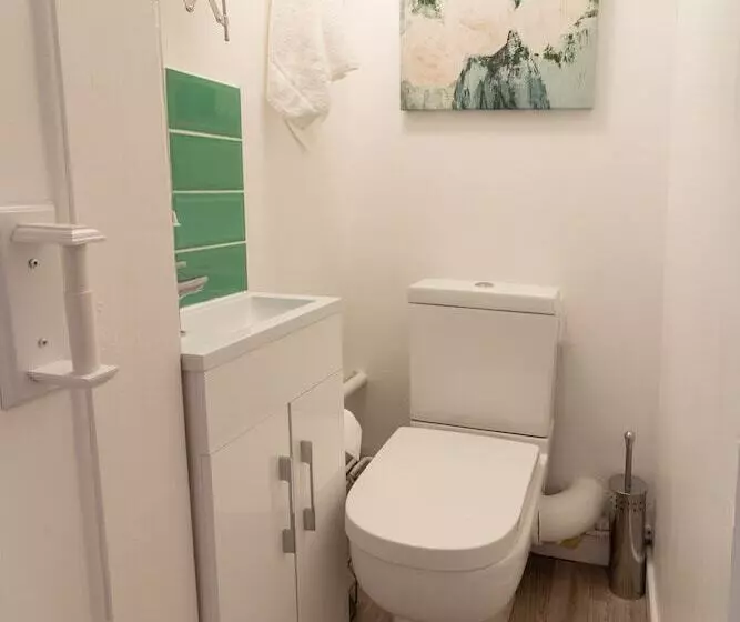 Majatalo Valentia Lodge Serviced Accommodation