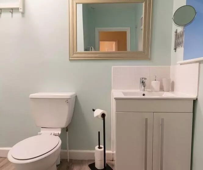 Majatalo Valentia Lodge Serviced Accommodation