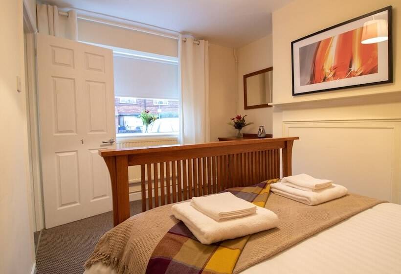 Пансион Valentia Lodge Serviced Accommodation