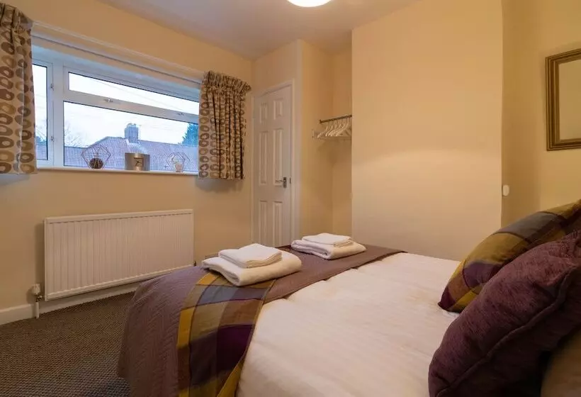 Majatalo Valentia Lodge Serviced Accommodation