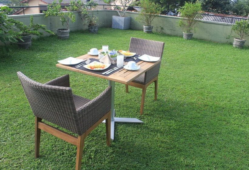 پانسیون Villa Escondite