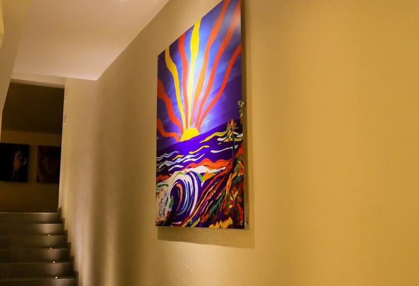 پانسیون Villa Escondite