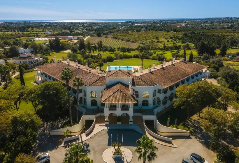 Colina Verde Resort