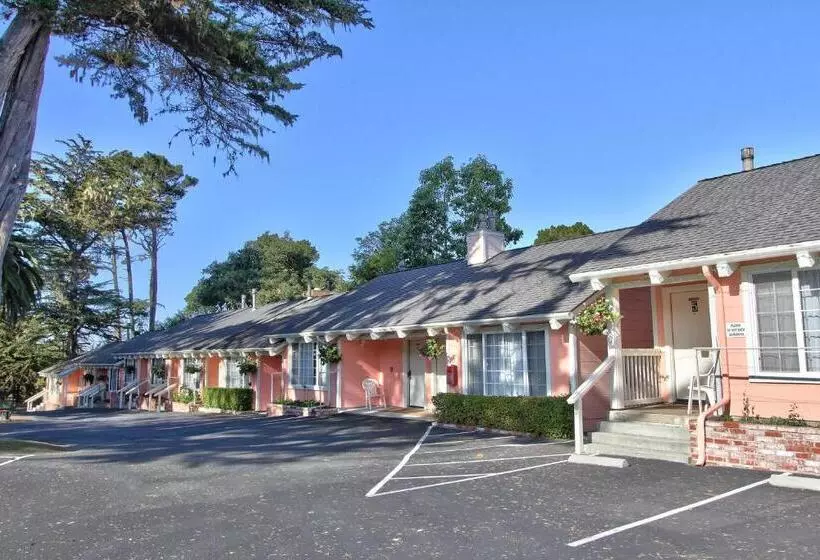 فندق Butterfly Grove Inn