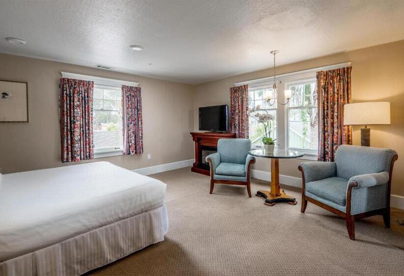 هتل Butterfly Grove Inn