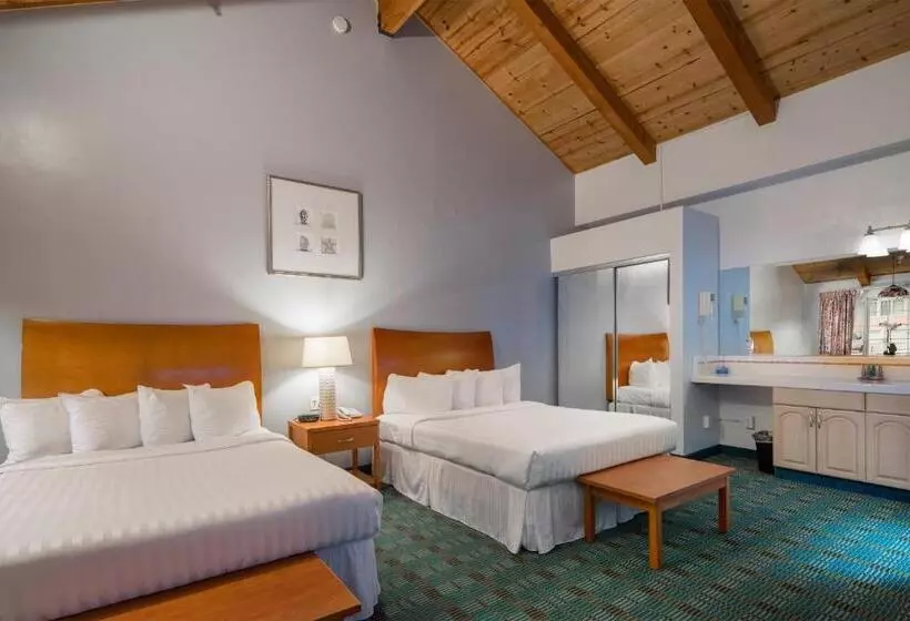 فندق Butterfly Grove Inn