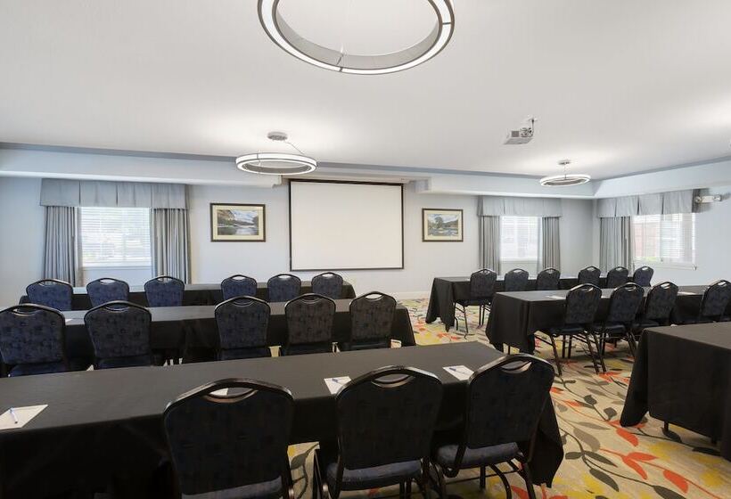 فندق Candlewood Suites Rogers Bentonville, An Ihg