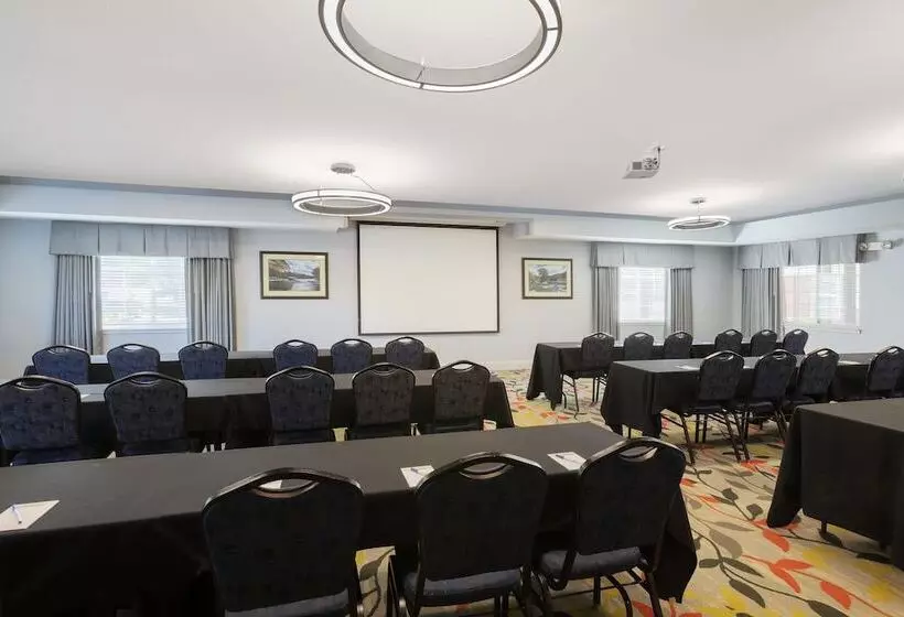 호텔 Candlewood Suites Rogers Bentonville, An Ihg