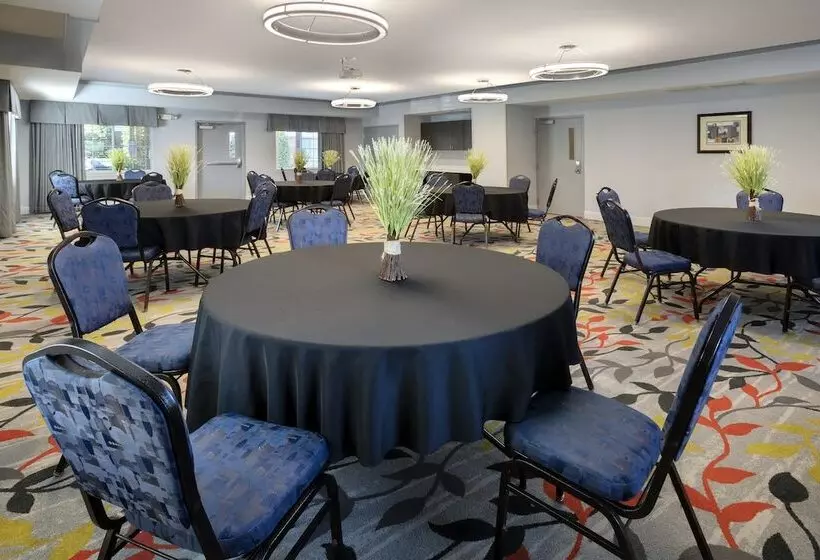 호텔 Candlewood Suites Rogers Bentonville, An Ihg