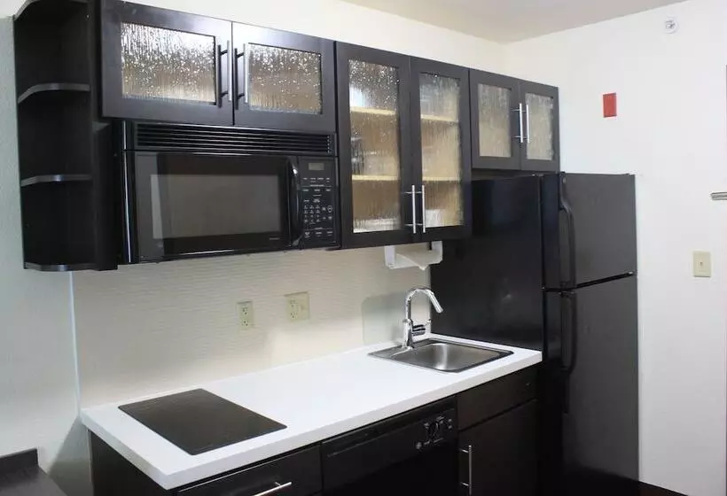 호텔 Affordable Suites Of America Tulsa