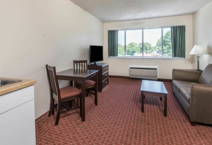 فندق Days Inn & Suites By Wyndham Groton Near The Casinos