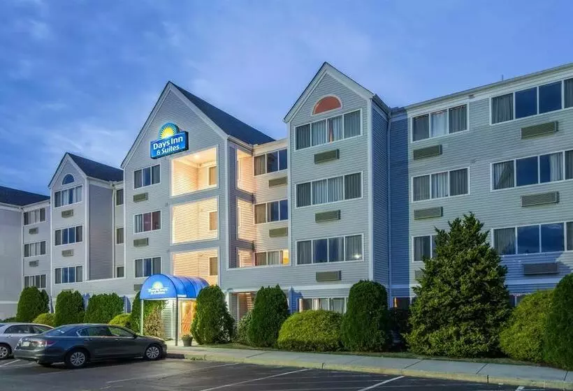 هتل Days Inn & Suites By Wyndham Groton Near The Casinos