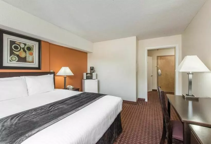 هتل Days Inn & Suites By Wyndham Groton Near The Casinos