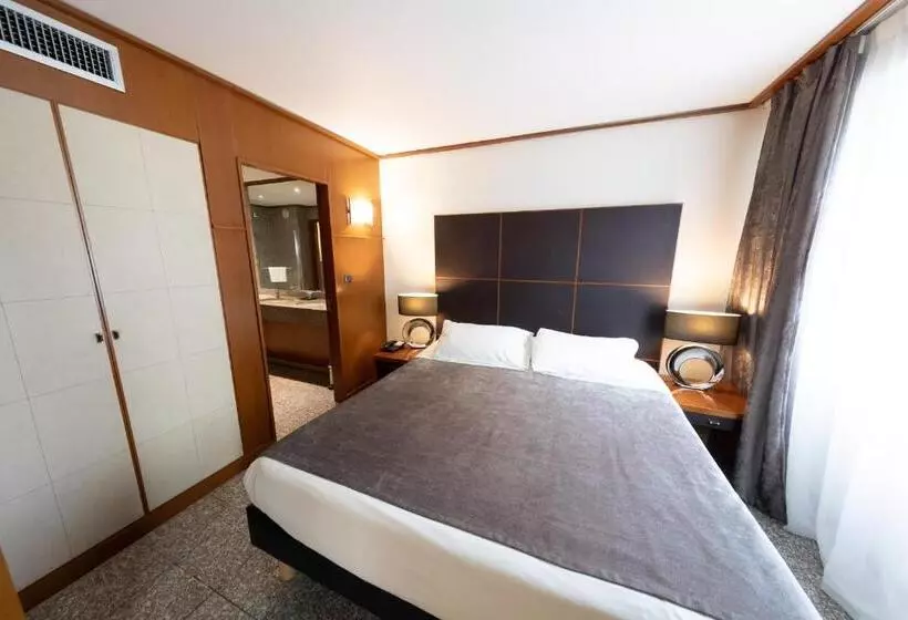 호텔 Goldstar Apartments & Suites