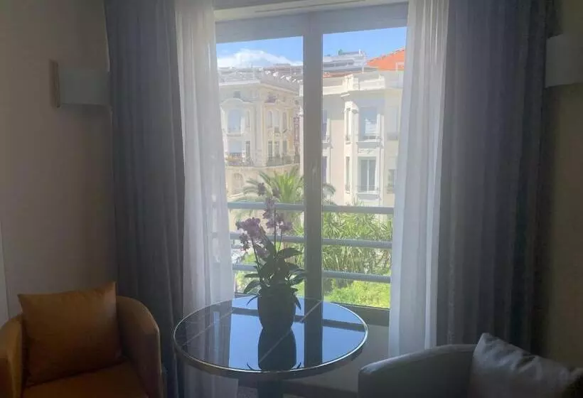 호텔 Goldstar Apartments & Suites