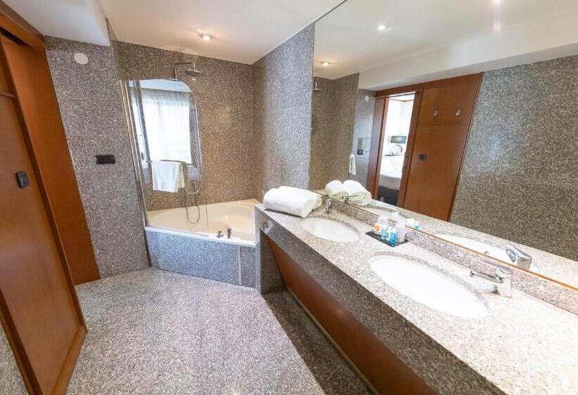 فندق Goldstar Apartments & Suites