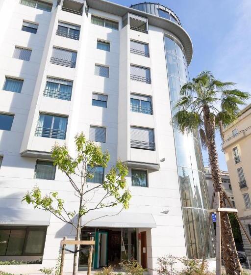 فندق Goldstar Apartments & Suites