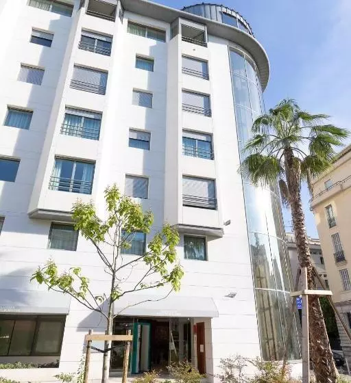 호텔 Goldstar Apartments & Suites